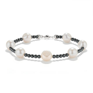 Bracciale in Ematite Nera e Perle Barocche Bianche, Chiusura in Oro 18kt - The Five Pearls Bracelet