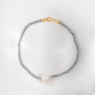 Gray Hematite Bracelet with Central White Pearl 18kt Gold Clasp