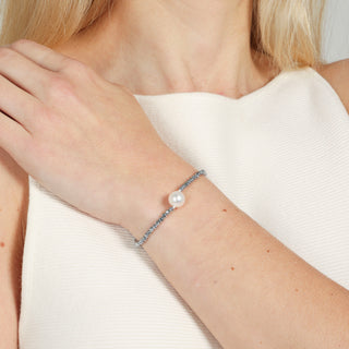 Gray Hematite Bracelet with Central White Pearl 18kt Gold Clasp