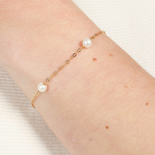 Bracciale in Oro Giallo con Catena e Perle Bianche 4 mm