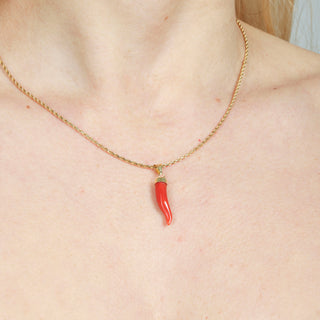 Ciondolo Corno Medium in Corallo Rosso Naturale con Gancio in Oro 18 KT