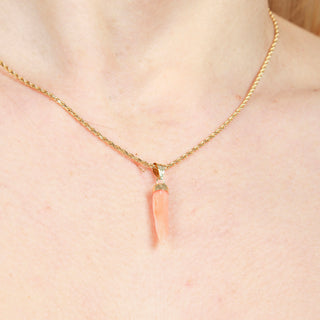 Ciondolo Corno in Corallo Rosa Naturale e Oro 18 kt – Pendente Portafortuna Made in Italy
