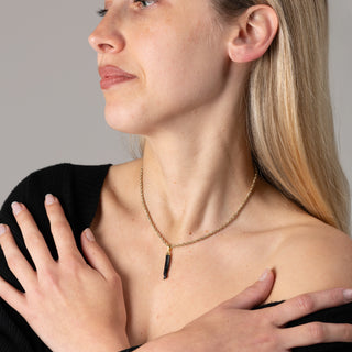Ciondolo Corno in Onice e Oro 18 kt – Pendente Portafortuna Elegante Uomo Donna