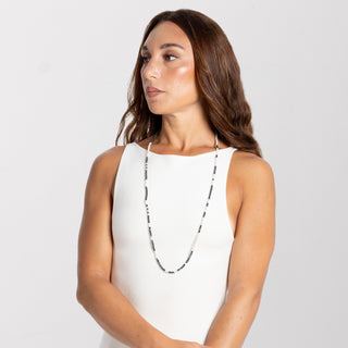Collana in Ematite Nera e Perle Bianche – Caprese Style