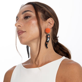 Orecchini Statement a Forma di Corno in Oro 18 kt con Corallo Rosso, Corallo Nero, Madreperla e Diamanti – Don Alfonso Gioielli Capri
